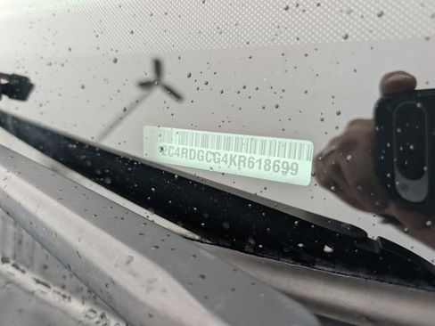 Used 2019 Dodge Grand Caravan SXT FWD image 33