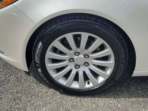 Used 2013 Buick Regal Premium FWD image 5