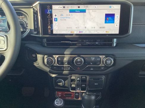 New 2026 Jeep Gladiator Mojave w/ Technology Group image 12