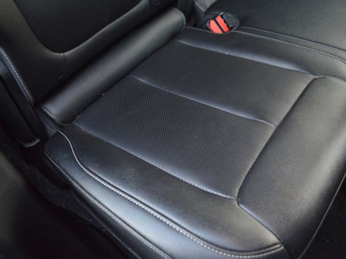 Used 2023 Jeep Grand Cherokee Limited w/ Luxury Tech Group II image 33