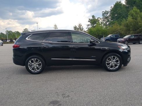 Used 2021 Buick Enclave Avenir w/ Avenir Technology Package FWD image 3