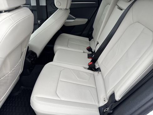 Used 2025 Audi Q3 2.0T Premium w/ Convenience Package image 6