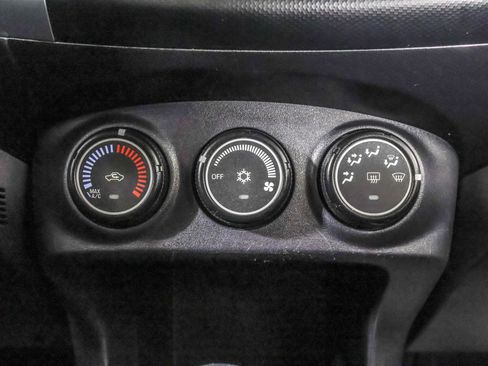 Used 2009 Mitsubishi Outlander ES image 27