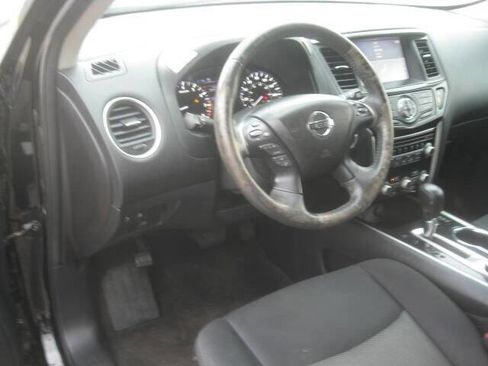 Used 2017 Nissan Pathfinder SV w/ SV Cold Weather Package image 17