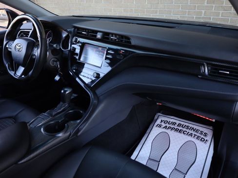 Used 2018 Toyota Camry SE image 29