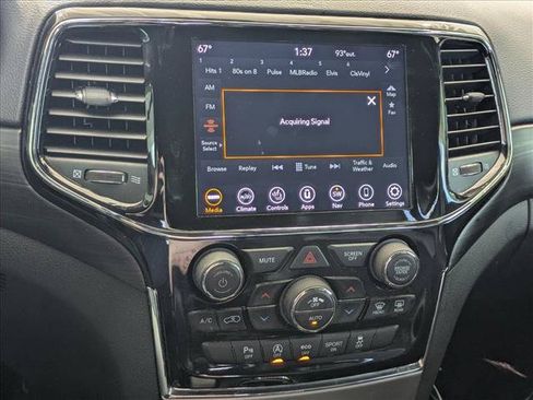 Used 2020 Jeep Grand Cherokee Altitude RWD image 15