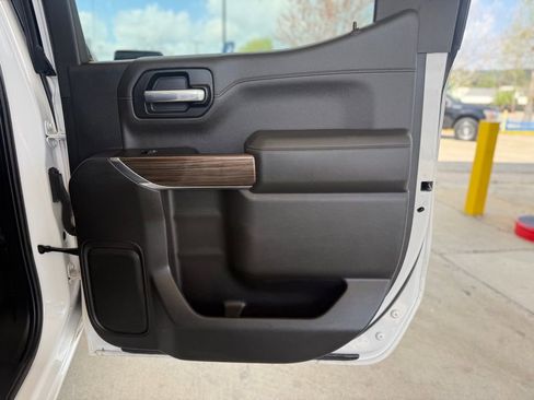 Used 2019 Chevrolet Silverado 1500 RST w/ All-Star Edition image 18