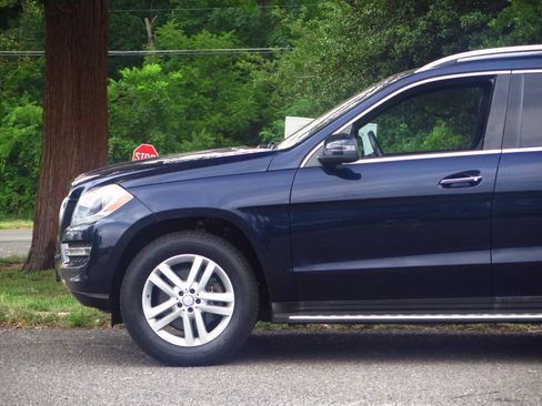Used 2016 Mercedes-Benz GL 450 4MATIC image 32