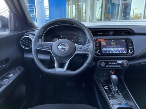 Used 2024 Nissan Kicks SR FWD image 16