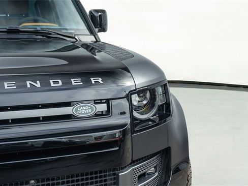 Used 2024 Land Rover Defender 90 Carpathian Edition image 2