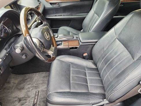 Used 2016 Lexus ES 350 w/ Luxury Package w/Wood Trim image 19