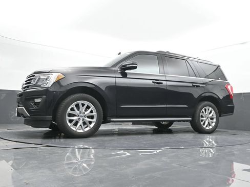 Used 2020 Ford Expedition XLT w/ Equipment Group 202A AWD/4WD image 35