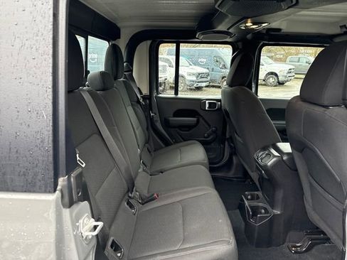 Used 2023 Jeep Gladiator Sport image 42