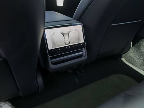 Used 2025 Tesla Model 3 Long Range RWD image 23