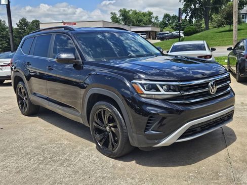 Used 2023 Volkswagen Atlas SE w/ Black Wheel Package FWD image 2