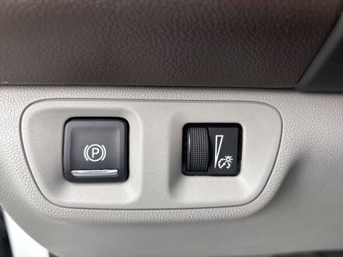 Used 2018 GMC Acadia SLT AWD/4WD image 26