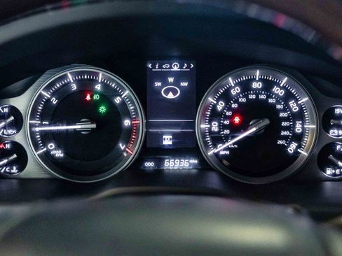Used 2018 Toyota Land Cruiser image 22