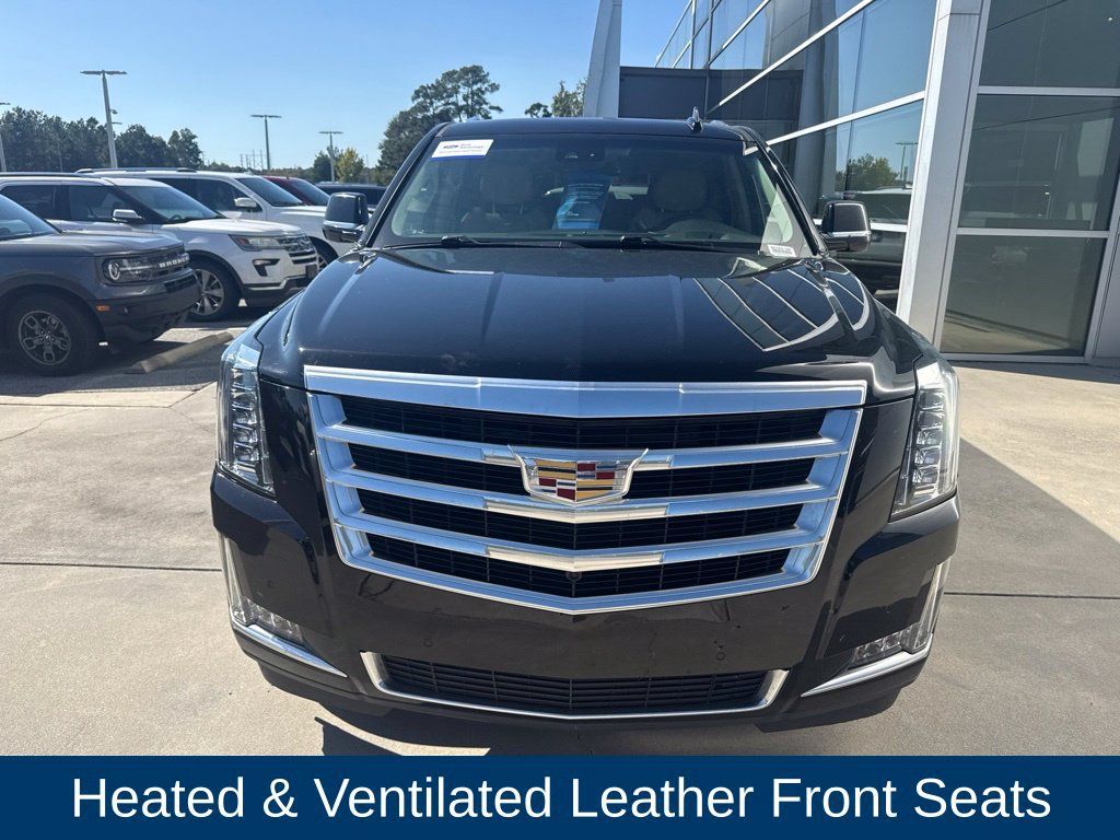 Used 2020 Cadillac Escalade Luxury AWD/4WD image 2