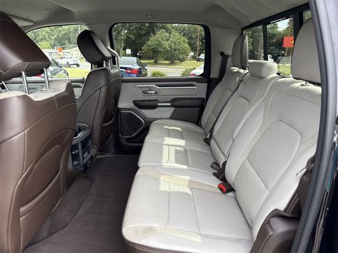 Used 2025 RAM 1500 Laramie image 10