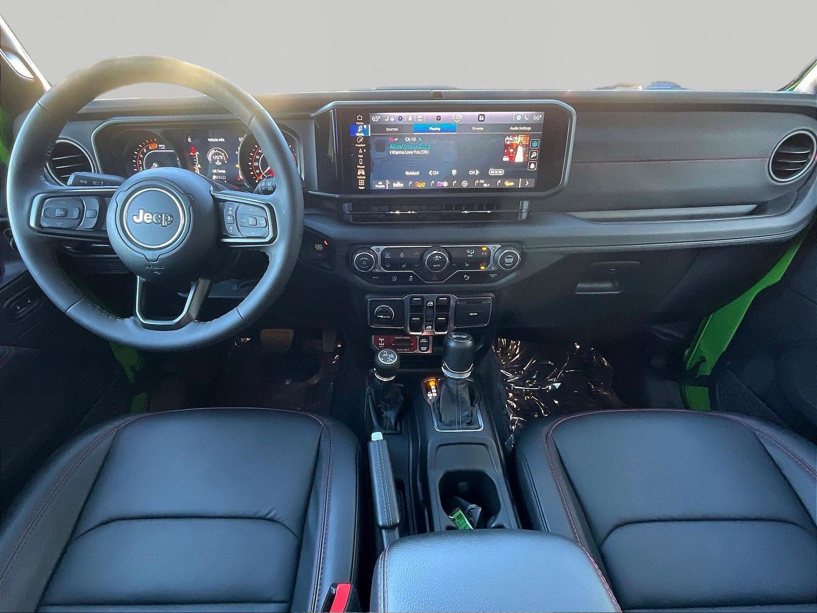 Used 2025 Jeep Wrangler Unlimited Rubicon AWD/4WD image 7