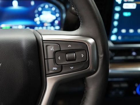 Used 2023 Chevrolet Silverado 1500 LT w/ Z71 Off-Road Package AWD/4WD image 19
