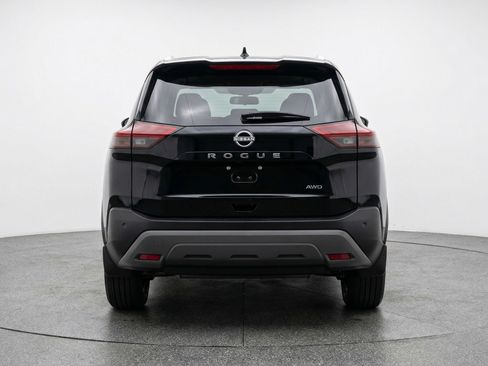 Used 2025 Nissan Rogue SV image 7