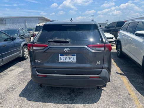 Used 2019 Toyota RAV4 LE AWD/4WD image 5