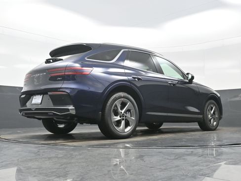 New 2026 Genesis GV70 2.5T Select image 17