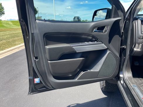 Used 2022 Chevrolet Colorado ZR2 AWD/4WD image 19