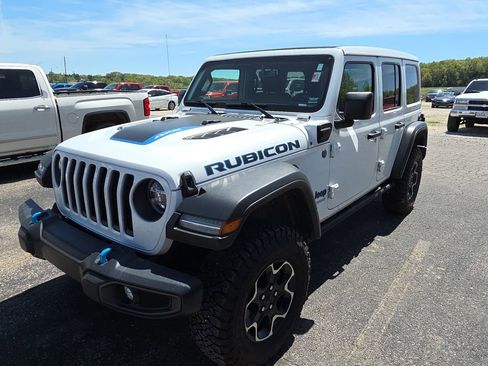 Used 2021 Jeep Wrangler Unlimited Rubicon 4xe w/ Cold Weather Group AWD/4WD image 3
