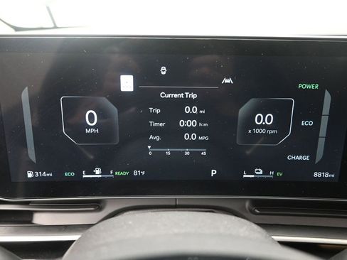 Certified 2025 Kia Carnival SX Prestige FWD image 24