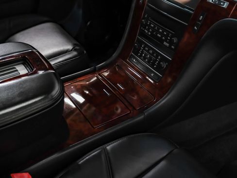 Used 2013 Cadillac Escalade EXT Premium AWD/4WD image 24