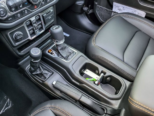 New 2027 Jeep Wrangler Unlimited Sahara AWD/4WD image 22