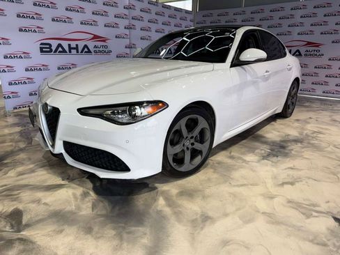Used 2017 Alfa Romeo Giulia image 2
