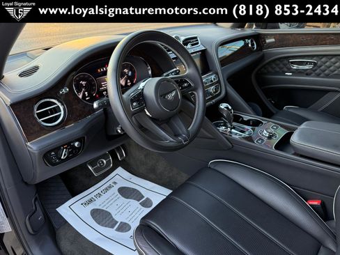 Used 2021 Bentley Bentayga image 20