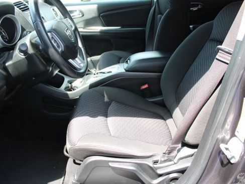 Used 2019 Dodge Journey SE w/ Connectivity Group image 9