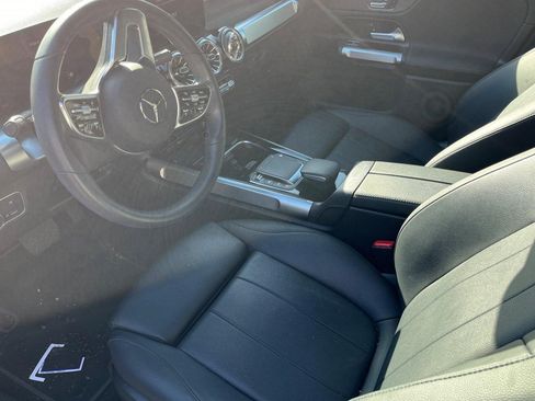 Used 2023 Mercedes-Benz EQB 300 4MATIC image 3