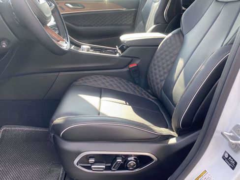 New 2025 Jeep Grand Cherokee Summit image 8