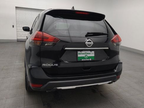 Used 2018 Nissan Rogue S image 6