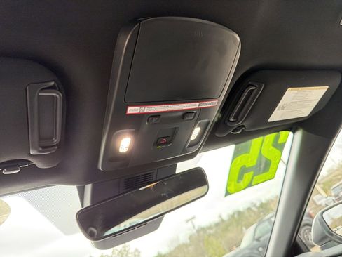 Certified 2025 Toyota Camry SE w/ Convenience Package image 3