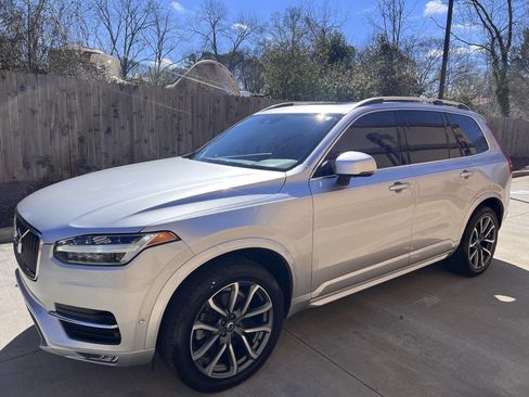 Used 2017 Volvo XC90 T6 Momentum w/ Vision Package image 7