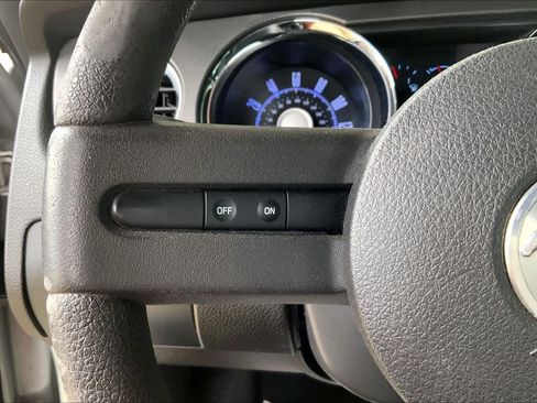 Used 2010 Ford Mustang Premium RWD image 19