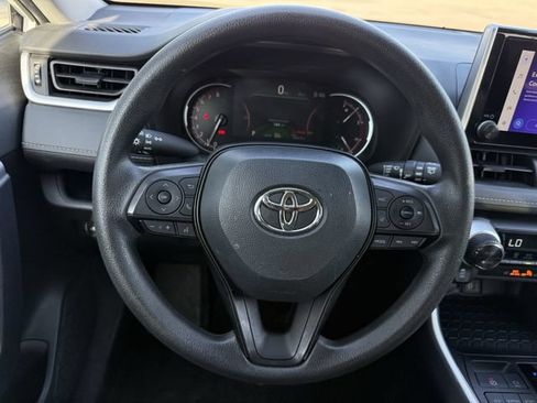 Used 2025 Toyota RAV4 XLE FWD image 13