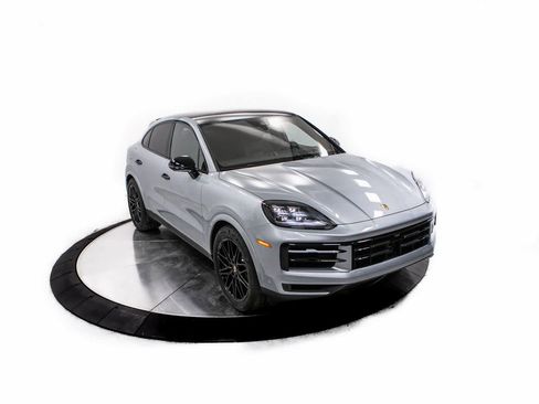 Used 2025 Porsche Cayenne S AWD/4WD image 41