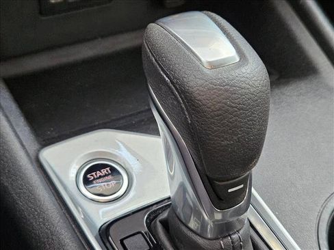 Used 2025 Nissan Altima 2.5 SV image 13