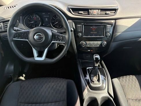 Used 2019 Nissan Rogue S FWD image 3