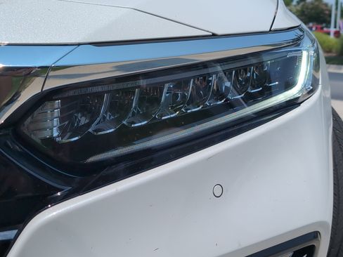 Used 2020 Honda Accord Touring image 6