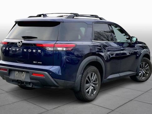 Used 2022 Nissan Pathfinder SV w/ SV Premium Package image 12