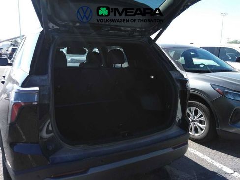 Used 2025 Chevrolet Equinox LT w/ Convenience Package II AWD/4WD image 3