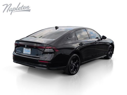 Used 2025 Honda Accord SE image 6